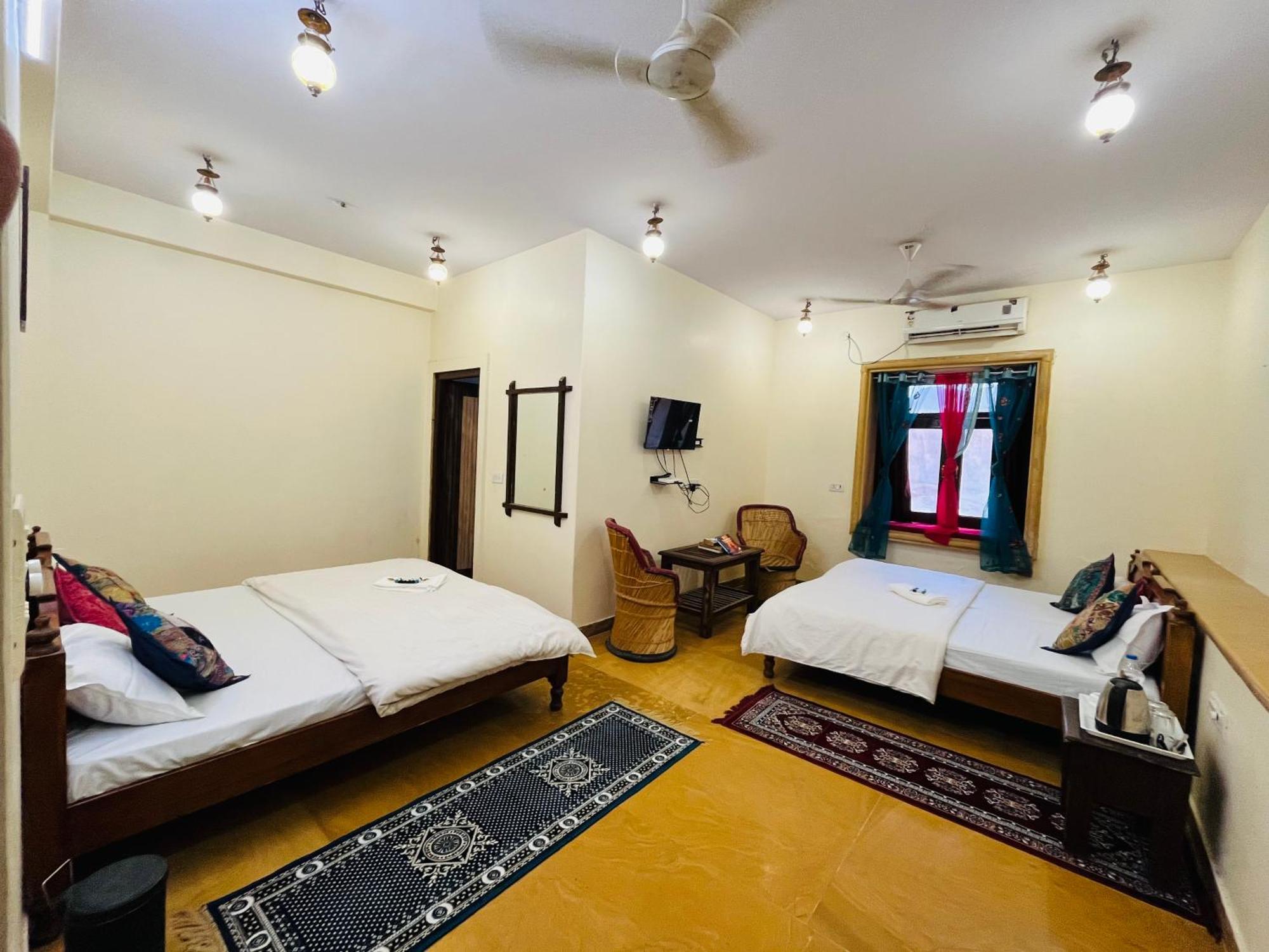 Wonbin Safari Jaisalmer Hostel Bagian luar foto